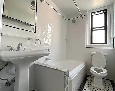 Gramercy East 21st Street - Photo Thumbnail 5