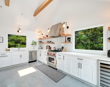 8 Foxglove Road - Photo Thumbnail 7