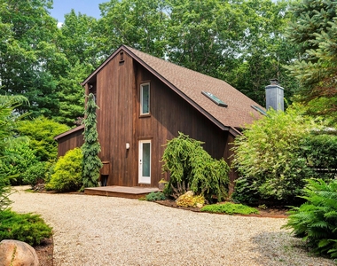 8 Foxglove Road - Photo Thumbnail 1