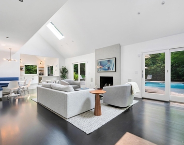 8 Foxglove Road - Photo Thumbnail 6
