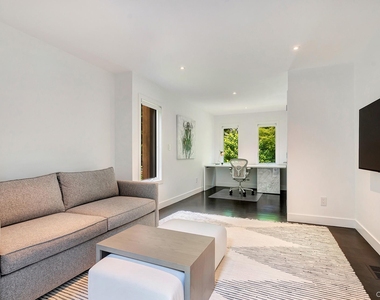 8 Foxglove Road - Photo Thumbnail 8