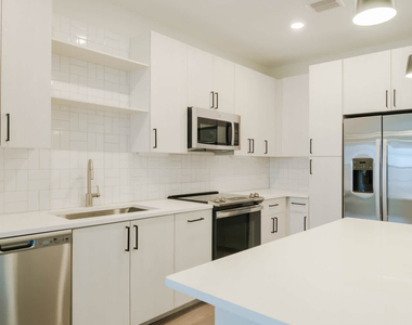 3 Westchester Park Drive - Photo Thumbnail 5