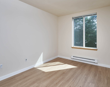 810 12th Avenue - Photo Thumbnail 16