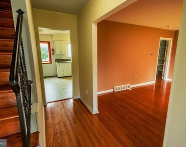 300 Macclelland Avenue - Photo Thumbnail 7