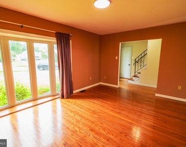 300 Macclelland Avenue - Photo Thumbnail 9