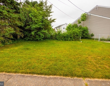 300 Macclelland Avenue - Photo Thumbnail 3