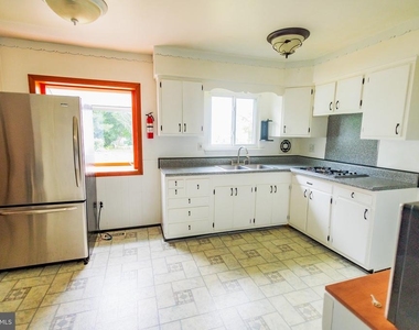 300 Macclelland Avenue - Photo Thumbnail 14