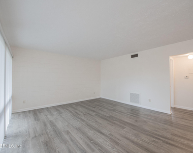 1217 Park Avenue - Photo Thumbnail 8
