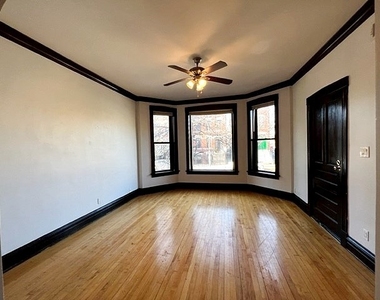 1231 N Greenview Avenue - Photo Thumbnail 1
