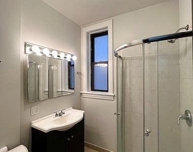 1231 N Greenview Avenue - Photo Thumbnail 11