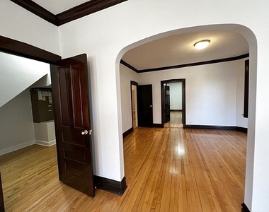 1231 N Greenview Avenue - Photo Thumbnail 4