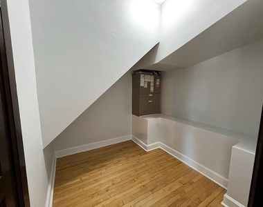 1231 N Greenview Avenue - Photo Thumbnail 5
