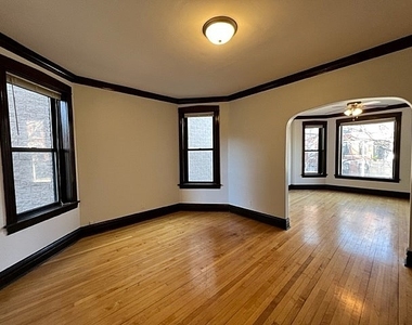1231 N Greenview Avenue - Photo Thumbnail 8