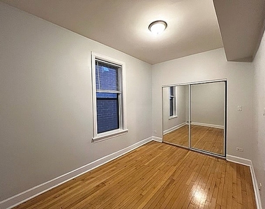 1231 N Greenview Avenue - Photo Thumbnail 9