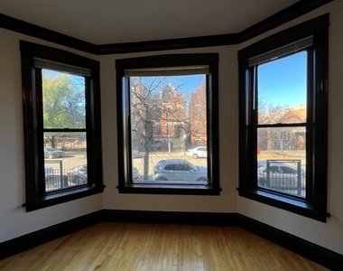 1231 N Greenview Avenue - Photo Thumbnail 2