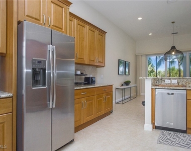 9239 Tesoro Lane - Photo Thumbnail 8