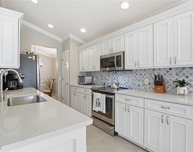 11041 Iron Horse Way - Photo Thumbnail 20