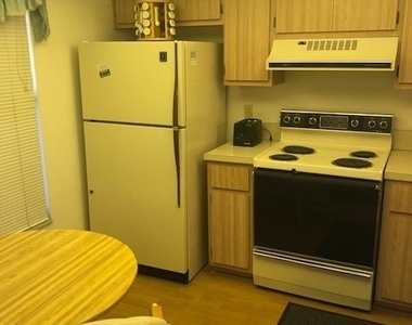 8534 Charter Club Circle - Photo Thumbnail 6