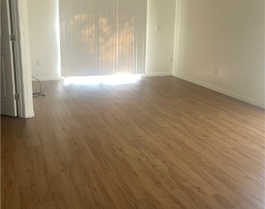1005 Andalusia Boulevard - Photo Thumbnail 2
