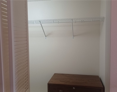 716 Landover Circle - Photo Thumbnail 15