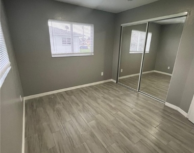 119 Gordon Avenue S - Photo Thumbnail 12