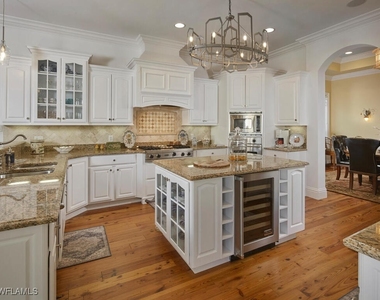 165 Broad Avenue S - Photo Thumbnail 3