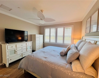 9393 Pocida Court - Photo Thumbnail 17