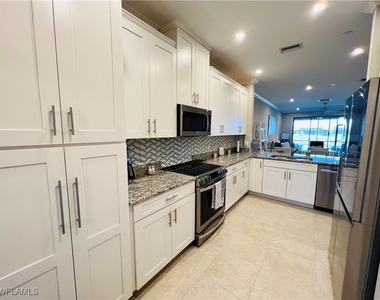 9393 Pocida Court - Photo Thumbnail 10