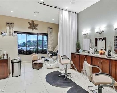 9393 Pocida Court - Photo Thumbnail 32