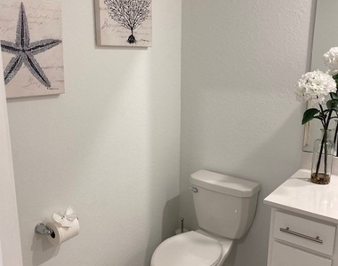 15275 Green Acres Avenue - Photo Thumbnail 11