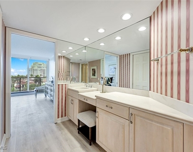 4901 Gulf Shore Boulevard N - Photo Thumbnail 8