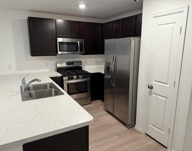 18757 Wembley Vista Trail - Photo Thumbnail 5