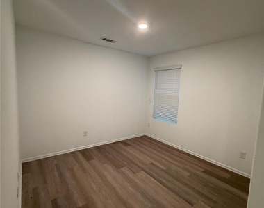 18757 Wembley Vista Trail - Photo Thumbnail 9