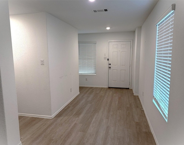 18757 Wembley Vista Trail - Photo Thumbnail 3