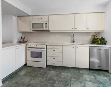 829 Bayport Way - Photo Thumbnail 8