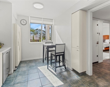 829 Bayport Way - Photo Thumbnail 11