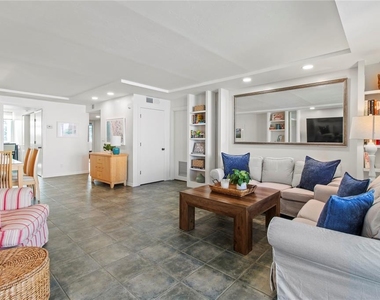 829 Bayport Way - Photo Thumbnail 17