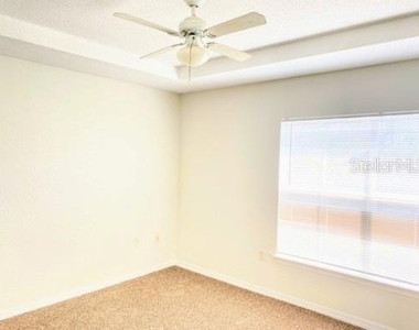 18001 Richmond Place Drive - Photo Thumbnail 12