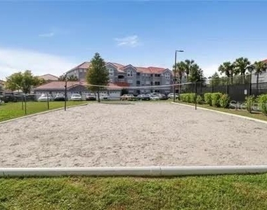 18001 Richmond Place Drive - Photo Thumbnail 17