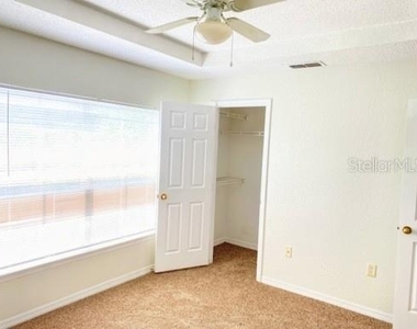 18001 Richmond Place Drive - Photo Thumbnail 13