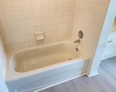 18001 Richmond Place Drive - Photo Thumbnail 14