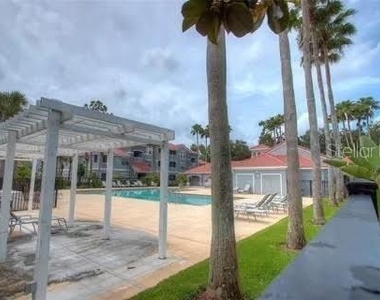 18001 Richmond Place Drive - Photo Thumbnail 18