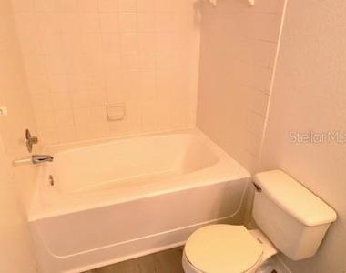 18001 Richmond Place Drive - Photo Thumbnail 8
