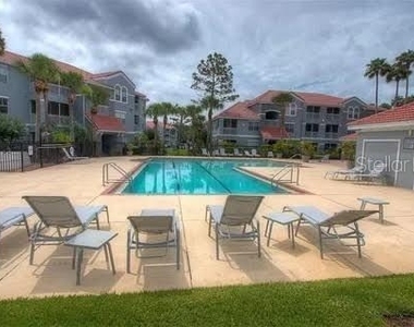 18001 Richmond Place Drive - Photo Thumbnail 19