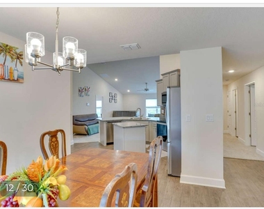 303 Shad Way - Photo Thumbnail 8