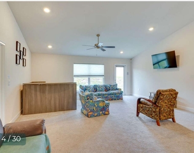 303 Shad Way - Photo Thumbnail 3