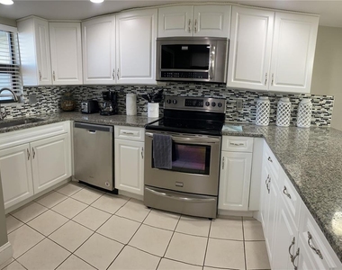 1571 S Atlantic Avenue - Photo Thumbnail 2