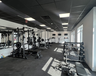 211 Ferry Blvd Boulevard - Photo Thumbnail 10