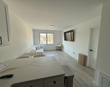 211 Ferry Blvd Boulevard - Photo Thumbnail 5