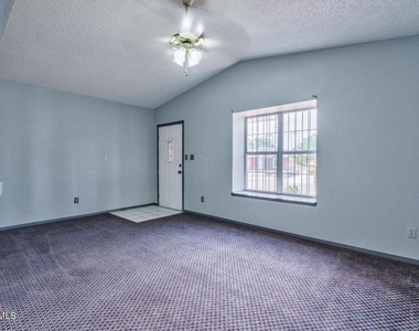 12521 Angie Bombach Avenue - Photo Thumbnail 5